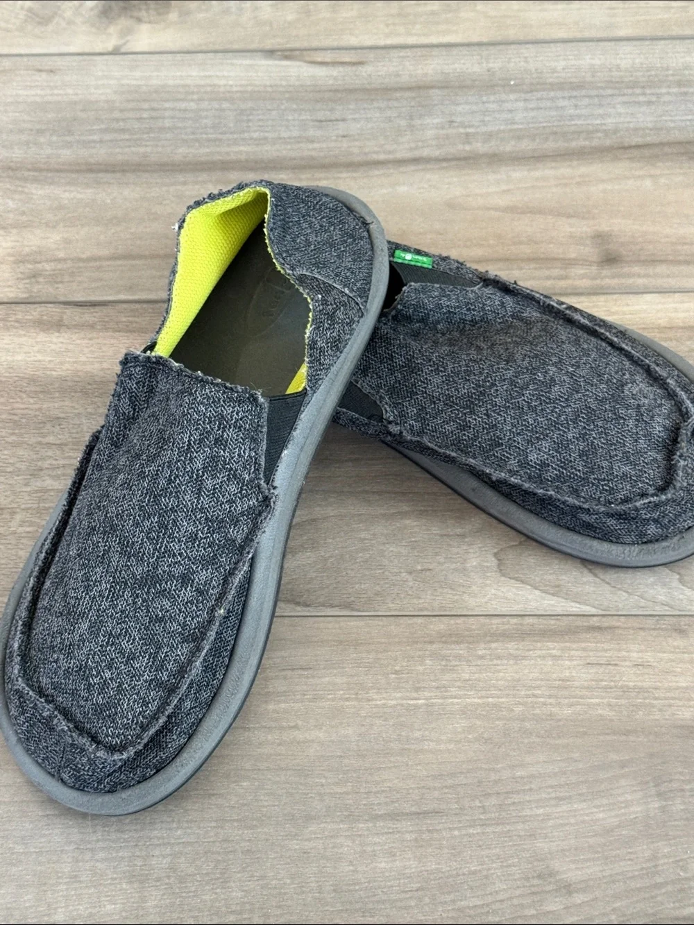 Sanuk Gray Knit Slip-On with Lime Accents Men’s Size 10